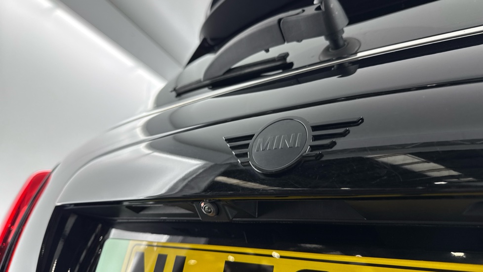 MINI Hatchback 135kW Cooper S Level 3 33kWh 3dr Auto Electric Hatchback - Image 25