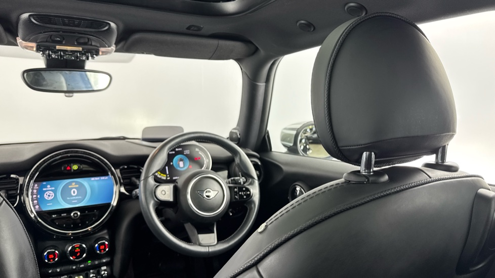 MINI Hatchback 135kW Cooper S Level 3 33kWh 3dr Auto Electric Hatchback - Image 39