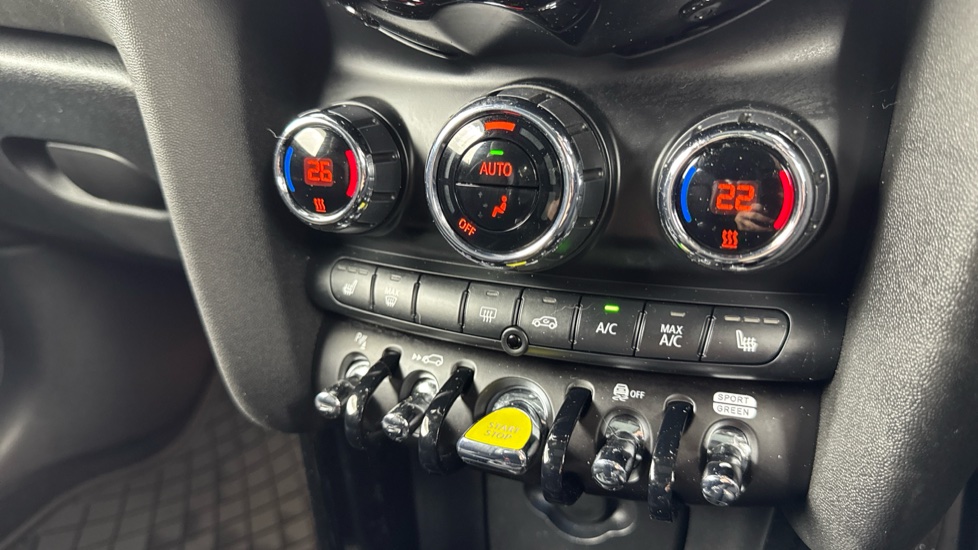 MINI Hatchback 135kW Cooper S Level 3 33kWh 3dr Auto Electric Hatchback - Image 48