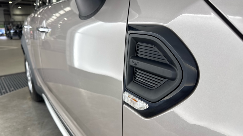 MINI Countryman 1.5 Cooper Classic 5dr Auto Petrol Hatchback - Image 30