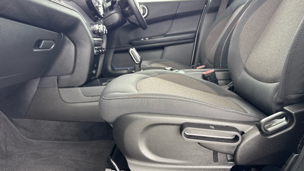 MINI Countryman 1.5 Cooper Classic 5dr Auto Petrol Hatchback - Image 32