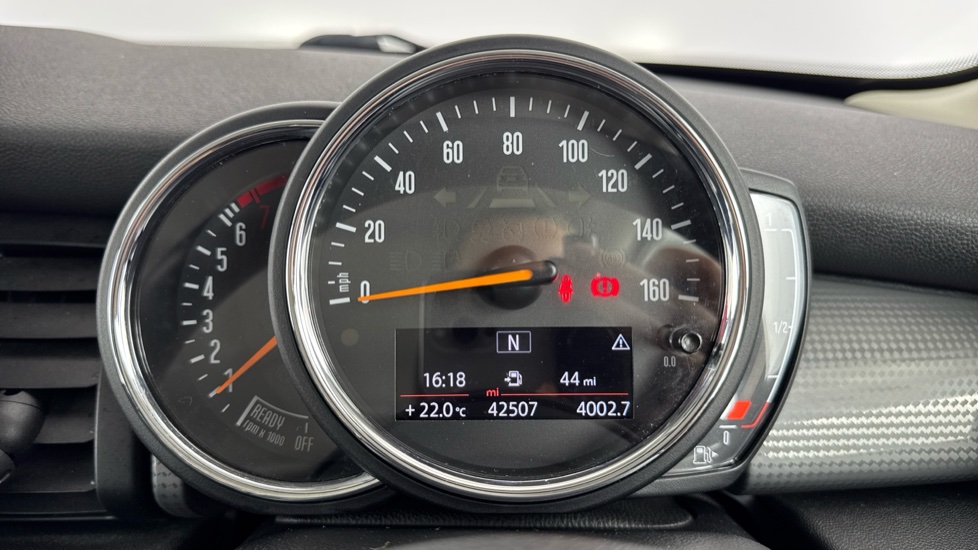 MINI Hatchback 1.5 Cooper Classic II 3dr Petrol Hatchback - Image 9
