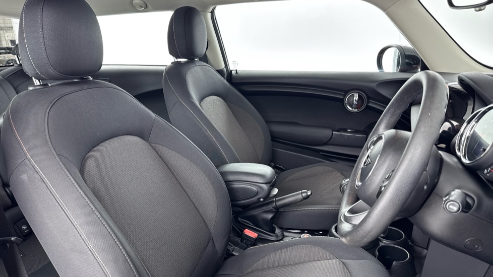MINI Hatchback 1.5 Cooper Classic II 3dr Petrol Hatchback - Image 11