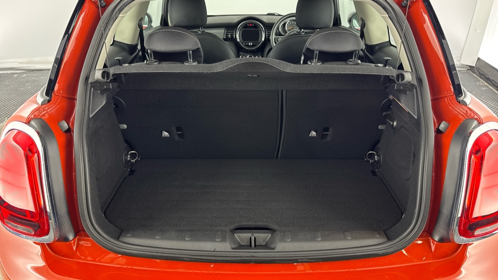 MINI Hatchback 1.5 Cooper Classic II 3dr Petrol Hatchback - Image 13