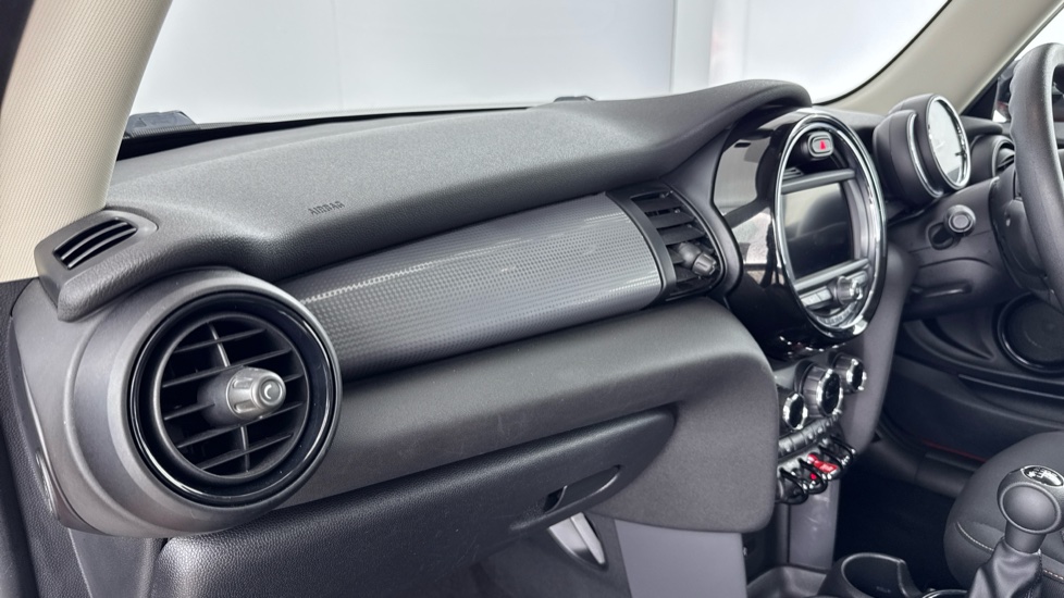 MINI Hatchback 1.5 Cooper Classic II 3dr Petrol Hatchback - Image 33