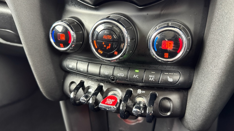 MINI Hatchback 1.5 Cooper Classic II 3dr Petrol Hatchback - Image 44
