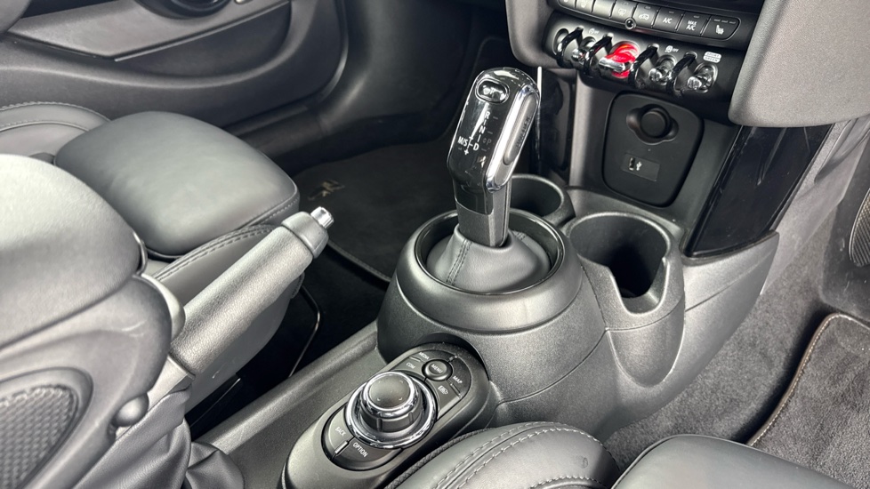 MINI Hatchback 1.5 Cooper Exclusive Premium 5dr Petrol Hatchback - Image 10