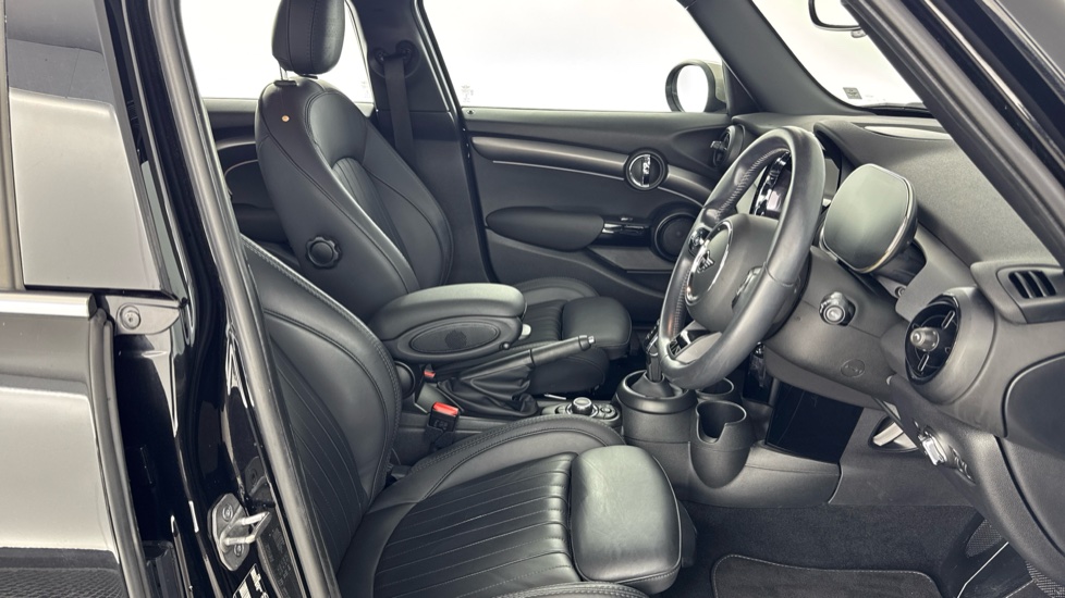 MINI Hatchback 1.5 Cooper Exclusive Premium 5dr Petrol Hatchback - Image 11