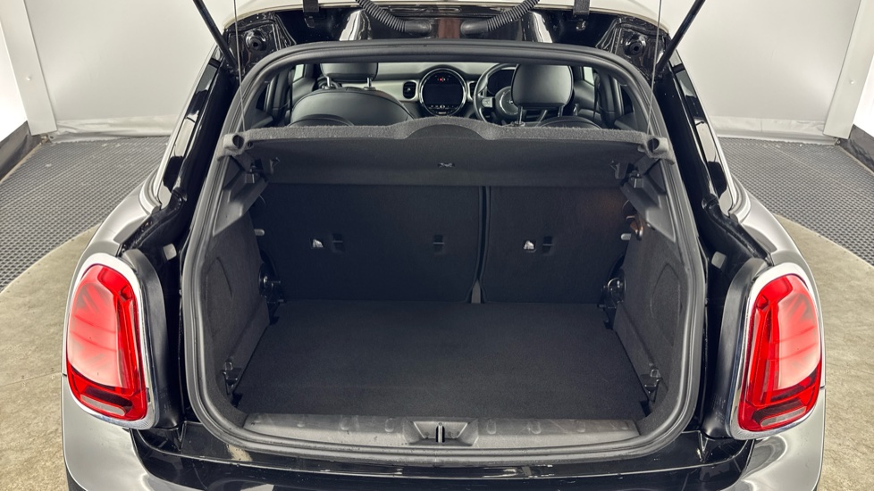 MINI Hatchback 1.5 Cooper Exclusive Premium 5dr Petrol Hatchback - Image 13