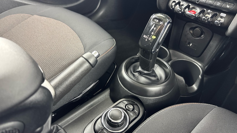 MINI Hatchback 1.5 Cooper Classic II 5dr Petrol Hatchback - Image 10