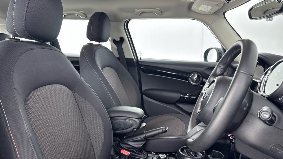 MINI Hatchback 1.5 Cooper Classic II 5dr Petrol Hatchback - Image 11