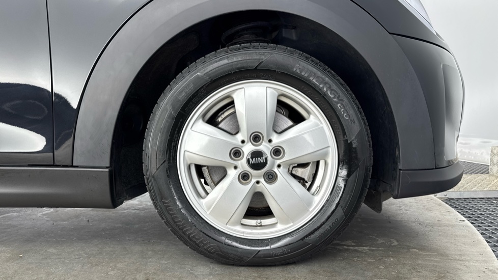 MINI Hatchback 1.5 Cooper Classic II 5dr Petrol Hatchback - Image 14