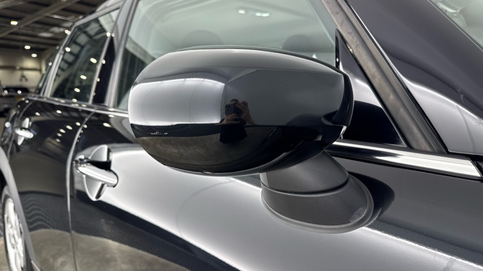 MINI Hatchback 1.5 Cooper Classic II 5dr Petrol Hatchback - Image 26