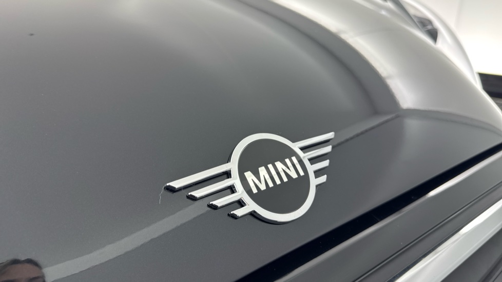 MINI Hatchback 1.5 Cooper Classic II 5dr Petrol Hatchback - Image 29
