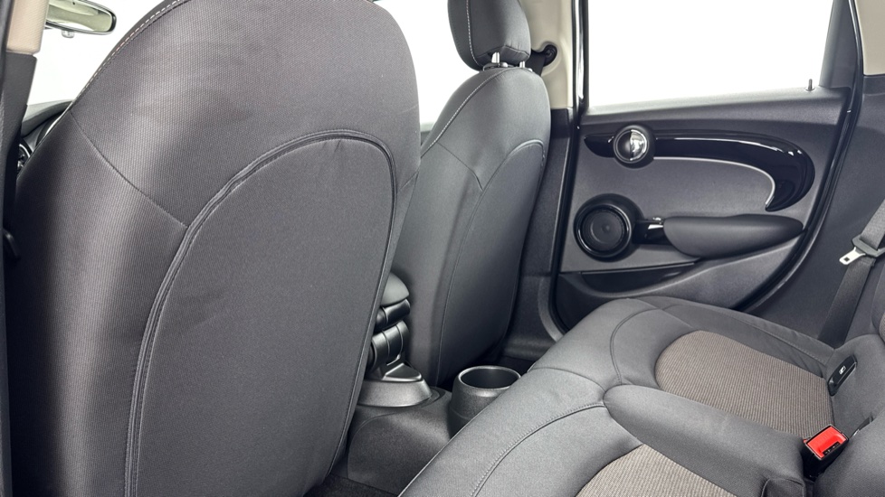 MINI Hatchback 1.5 Cooper Classic II 5dr Petrol Hatchback - Image 33