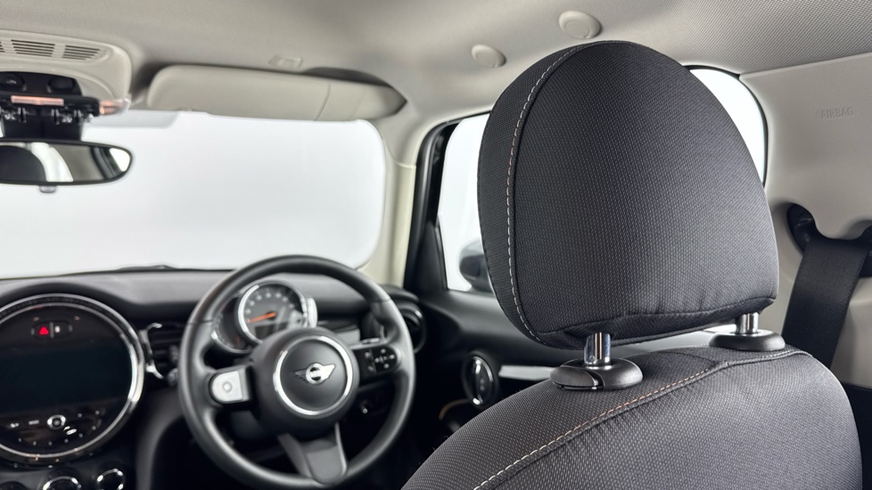 MINI Hatchback 1.5 Cooper Classic II 5dr Petrol Hatchback - Image 39