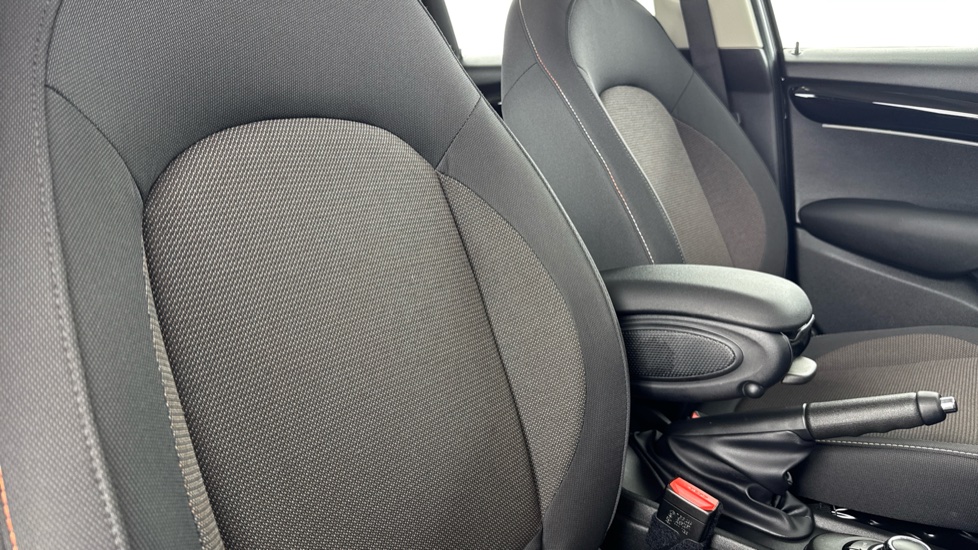 MINI Hatchback 1.5 Cooper Classic II 5dr Petrol Hatchback - Image 41