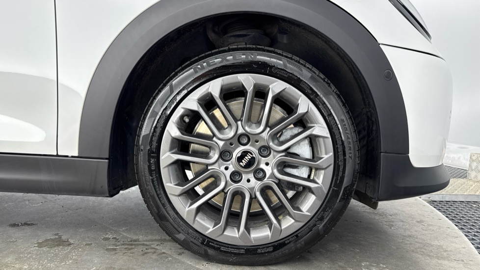 MINI Cooper 2.0 S Classic 5dr Auto Petrol Hatchback - Image 14