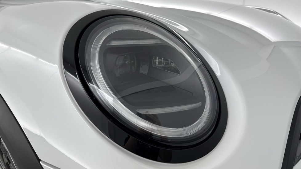 MINI Cooper 2.0 S Classic 5dr Auto Petrol Hatchback - Image 23