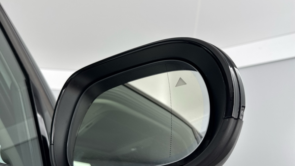 MINI Cooper 2.0 S Classic 5dr Auto Petrol Hatchback - Image 31