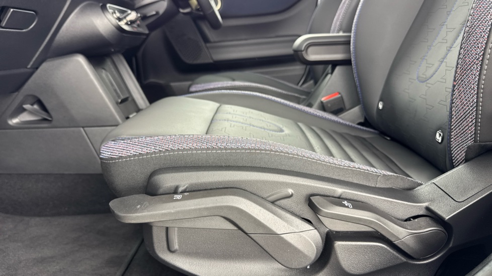 MINI Cooper 2.0 S Classic 5dr Auto Petrol Hatchback - Image 37
