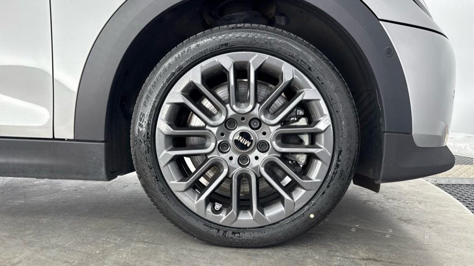 MINI Cooper 2.0 S Classic [Level 2] 5dr Auto Petrol Hatchback - Image 14