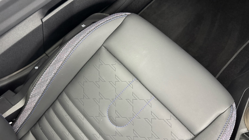 MINI Cooper 2.0 S Classic [Level 2] 5dr Auto Petrol Hatchback - Image 42
