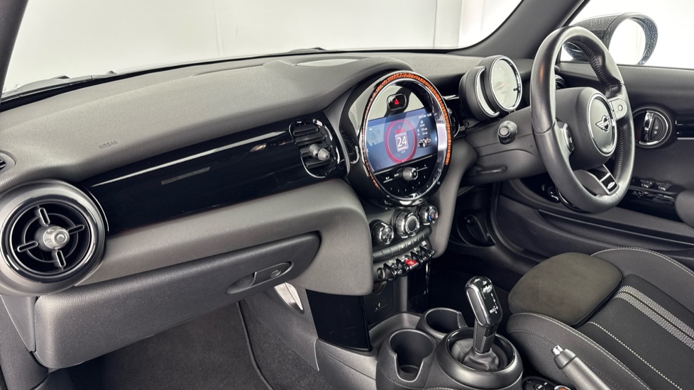 MINI Convertible 1.5 Cooper Sport 2dr Auto Petrol Convertible - Image 7