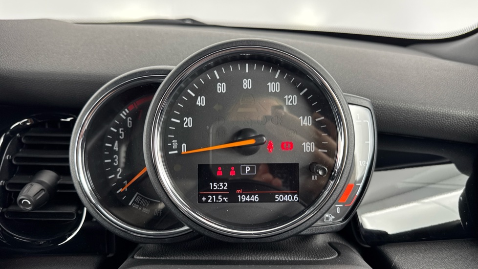 MINI Convertible 1.5 Cooper Sport 2dr Auto Petrol Convertible - Image 9