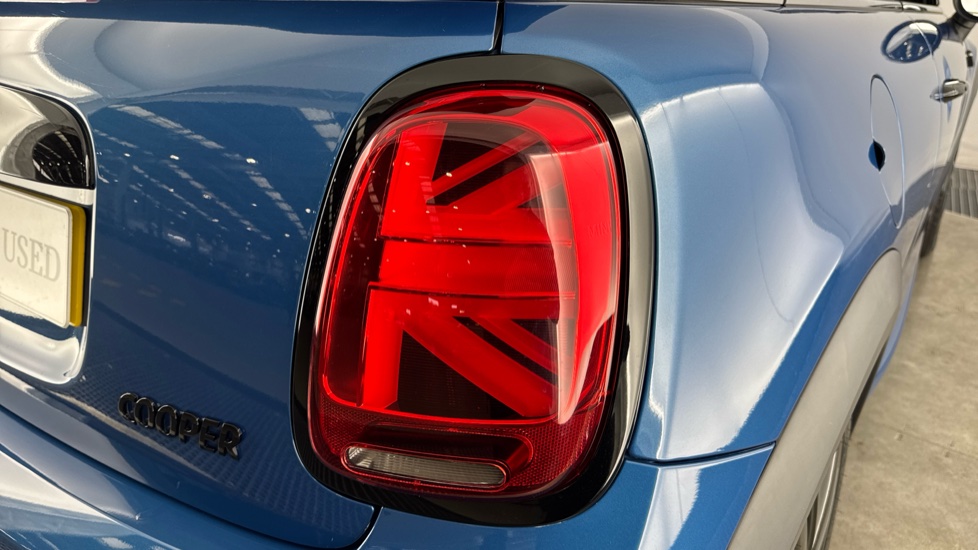 MINI Convertible 1.5 Cooper Sport 2dr Auto Petrol Convertible - Image 22