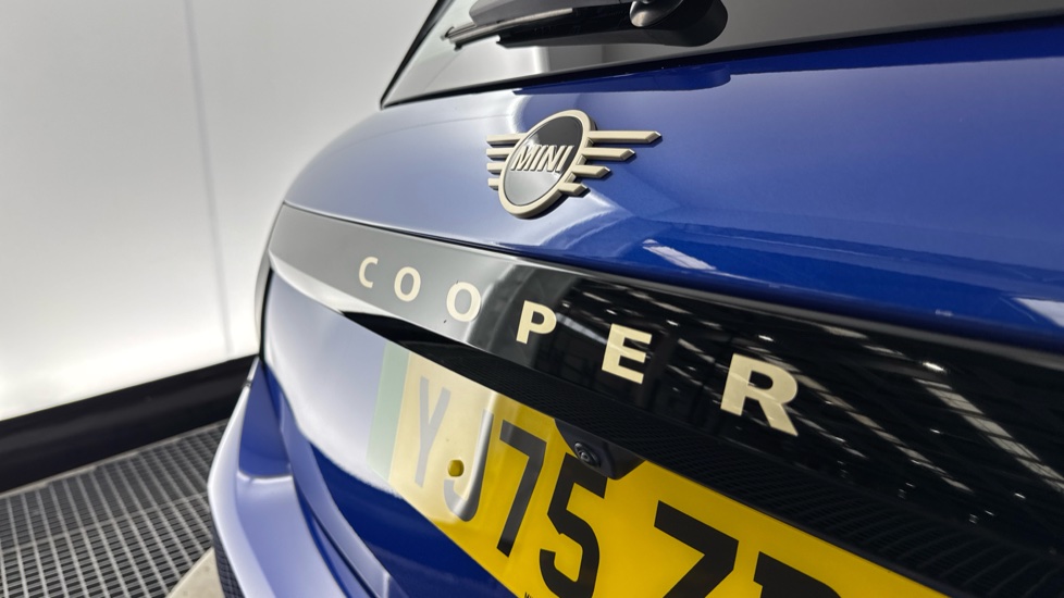 MINI Cooper 135kW E Exclusive [Level 1] 41kWh 3dr Auto Electric Hatchback - Image 24