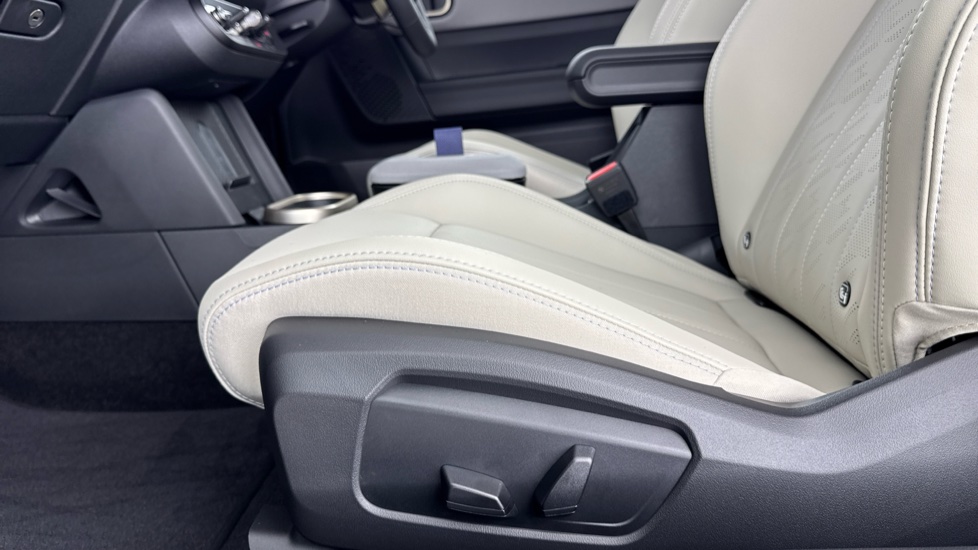MINI Cooper 2.0 C Exclusive [Level 3] 2dr Auto Petrol Convertible - Image 32