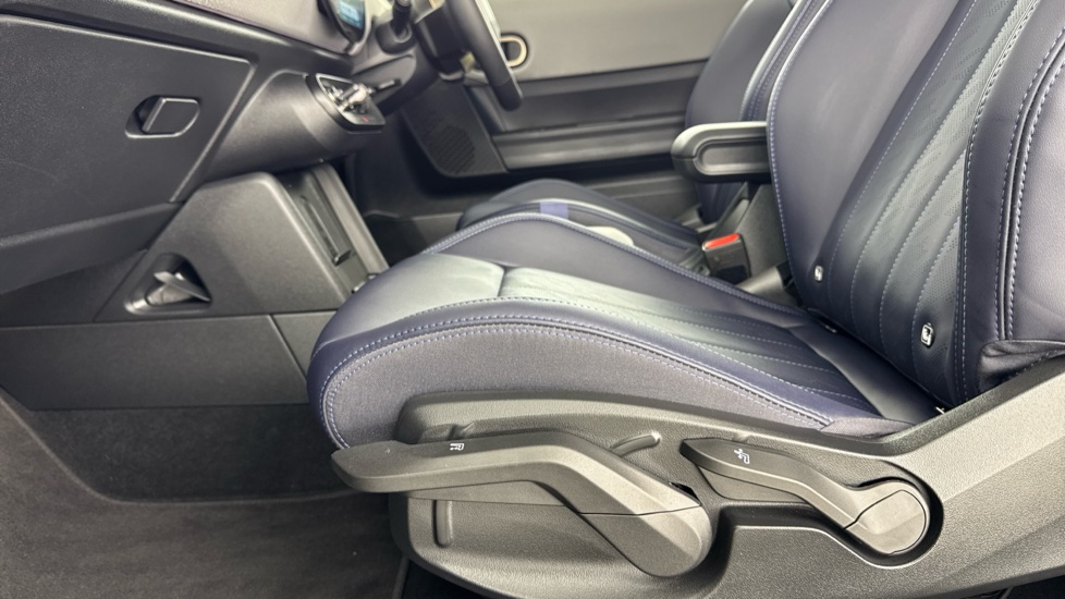 MINI Cooper 1.5 C Exclusive [Level 1] 3dr Auto Petrol Hatchback - Image 32