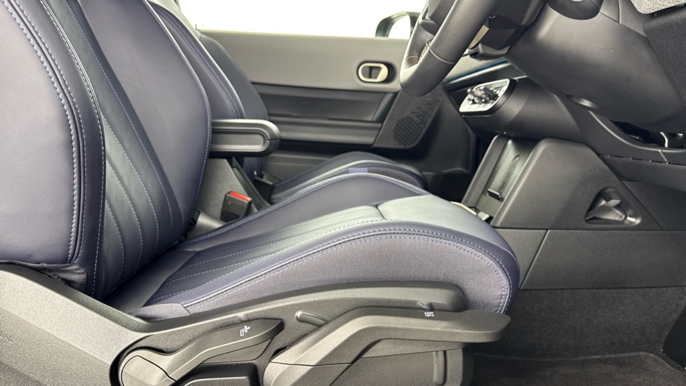 MINI Cooper 1.5 C Exclusive [Level 1] 3dr Auto Petrol Hatchback - Image 39