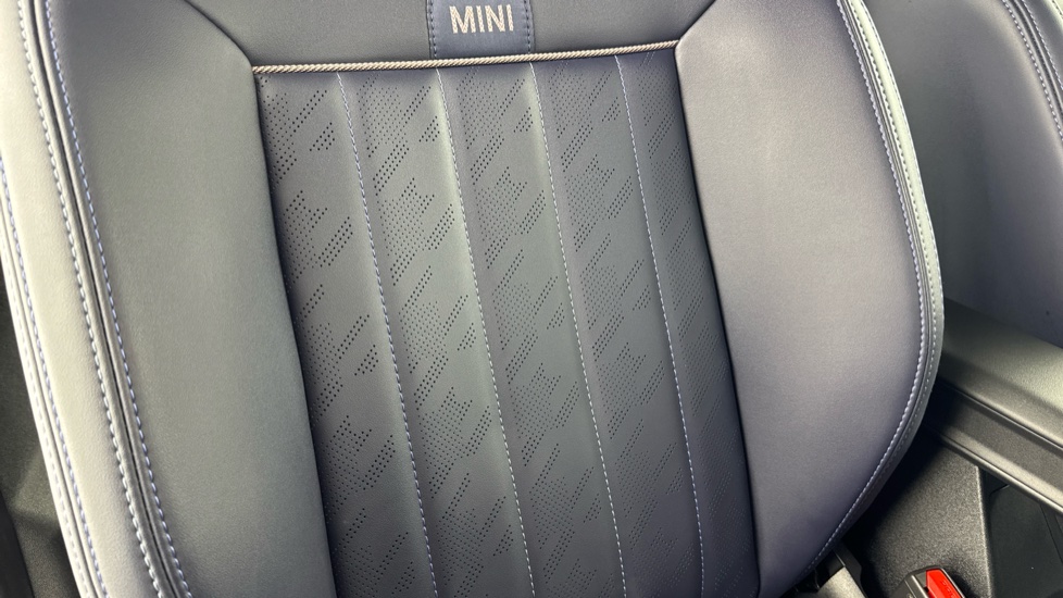MINI Cooper 1.5 C Exclusive [Level 1] 3dr Auto Petrol Hatchback - Image 40