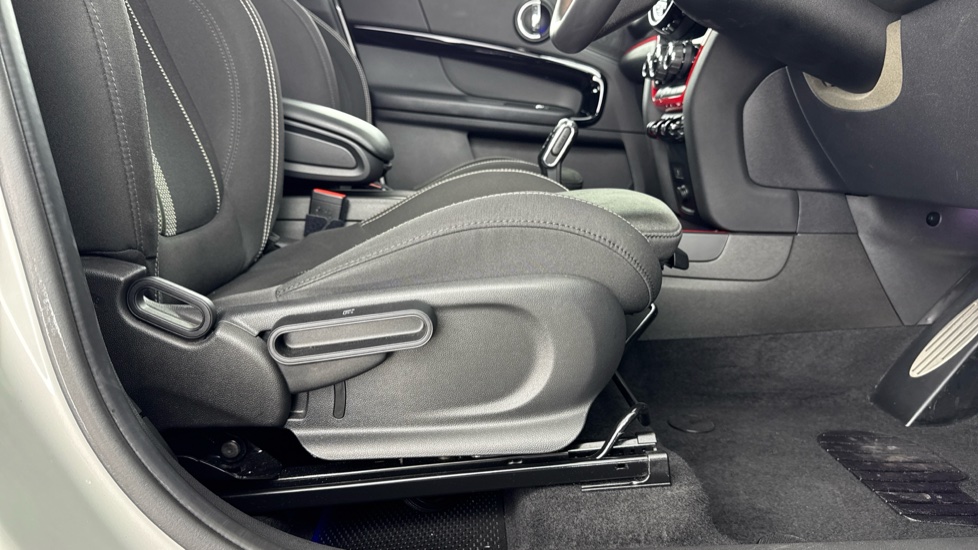 MINI Countryman 1.5 Cooper Sport 5dr Petrol Hatchback - Image 25
