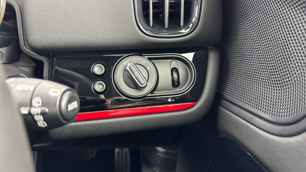 MINI Countryman 1.5 Cooper Sport 5dr Petrol Hatchback - Image 32