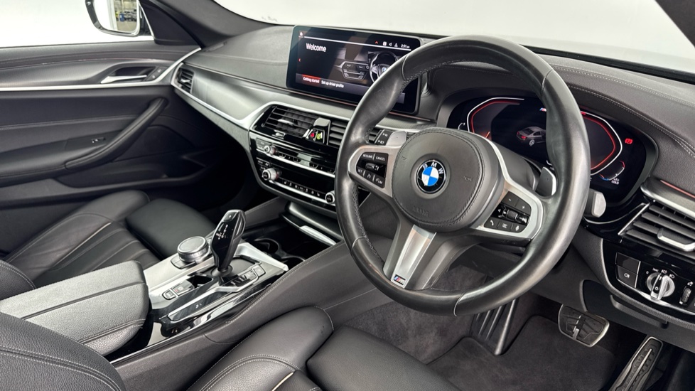 BMW 5 Series 520d xDrive MHT M Sport 4dr Step Auto Diesel Saloon - Image 7