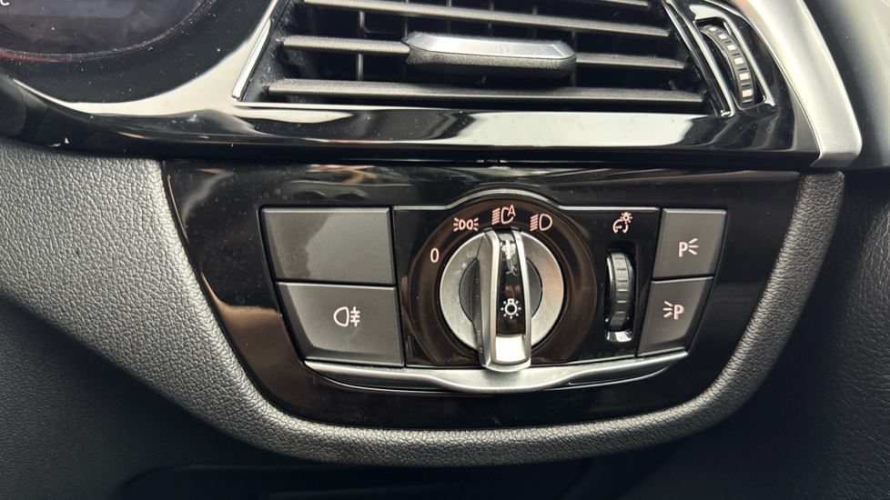 BMW 5 Series 520d xDrive MHT M Sport 4dr Step Auto Diesel Saloon - Image 21