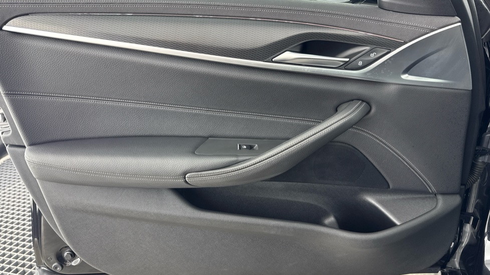 BMW 5 Series 520d xDrive MHT M Sport 4dr Step Auto Diesel Saloon - Image 33