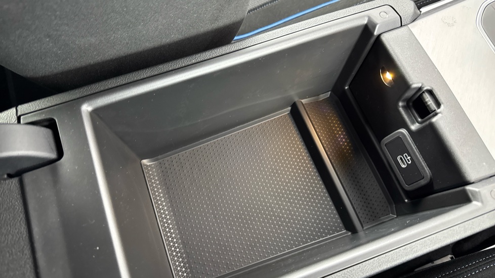 BMW 2 Series 220i M Sport 2dr Step Auto [Pro Pack] Petrol Coupe - Image 33