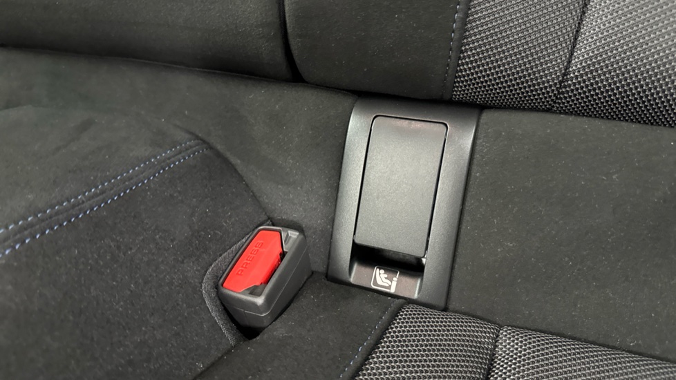 BMW 2 Series 220i M Sport 2dr Step Auto [Pro Pack] Petrol Coupe - Image 47