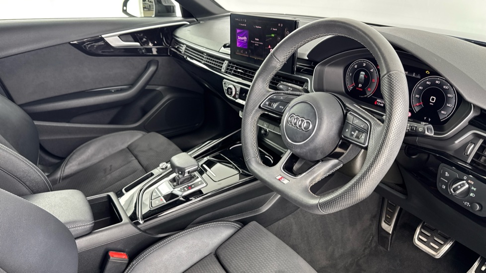 Audi A4 35 TDI Black Edition 5dr S Tronic Diesel Estate - Image 6