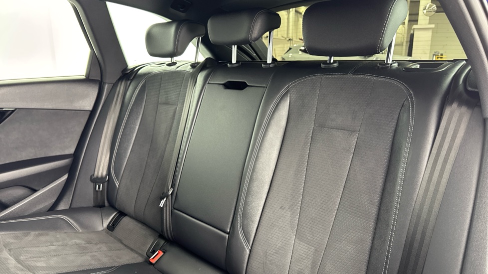 Audi A4 35 TDI Black Edition 5dr S Tronic Diesel Estate - Image 12