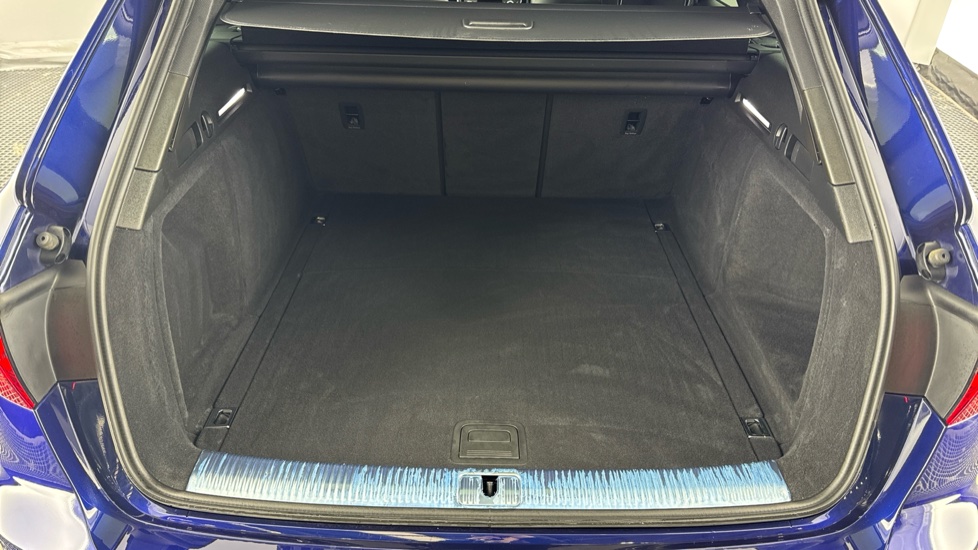 Audi A4 35 TDI Black Edition 5dr S Tronic Diesel Estate - Image 13