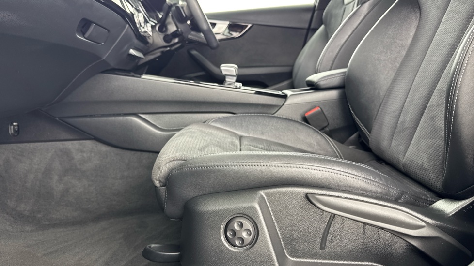 Audi A4 35 TDI Black Edition 5dr S Tronic Diesel Estate - Image 34