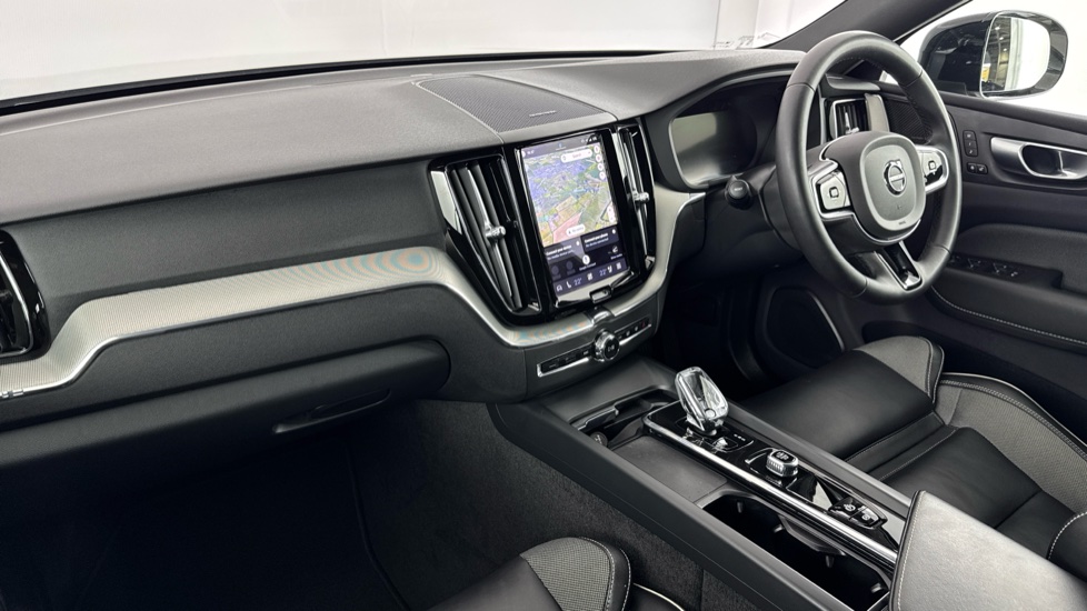 Volvo XC60 2.0 T6 [350] RC PHEV Plus Dark 5dr AWD Geartronic Estate - Image 7