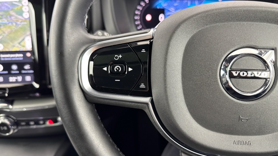 Volvo XC60 2.0 T6 [350] RC PHEV Plus Dark 5dr AWD Geartronic Estate - Image 17