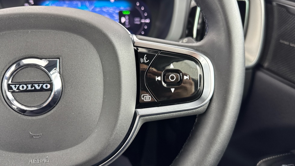 Volvo XC60 2.0 T6 [350] RC PHEV Plus Dark 5dr AWD Geartronic Estate - Image 18