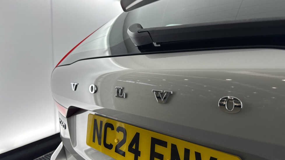 Volvo XC60 2.0 T6 [350] RC PHEV Plus Dark 5dr AWD Geartronic Estate - Image 25